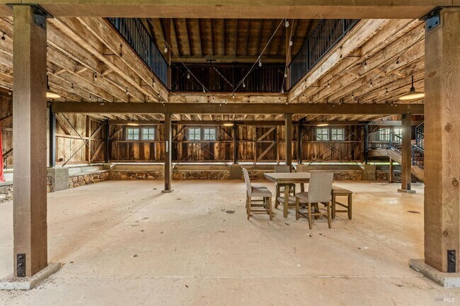 Building Photo - 2850 Silverado Trail N