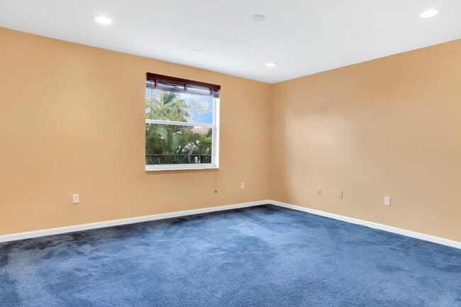 Building Photo - 3043 Hartridge Ter