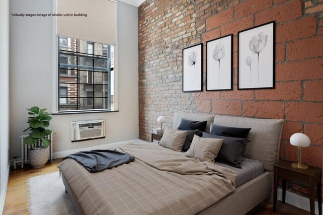 Building Photo - 221 E 11th St