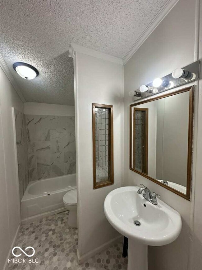 Building Photo - 9318 Elmtree Ct