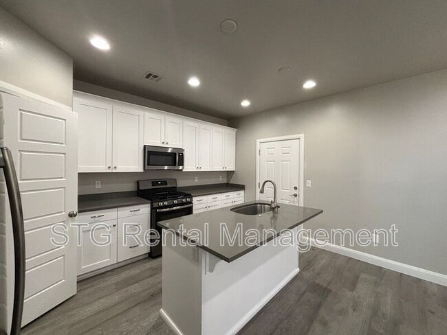 Building Photo - 3628 S Atlanta Ln