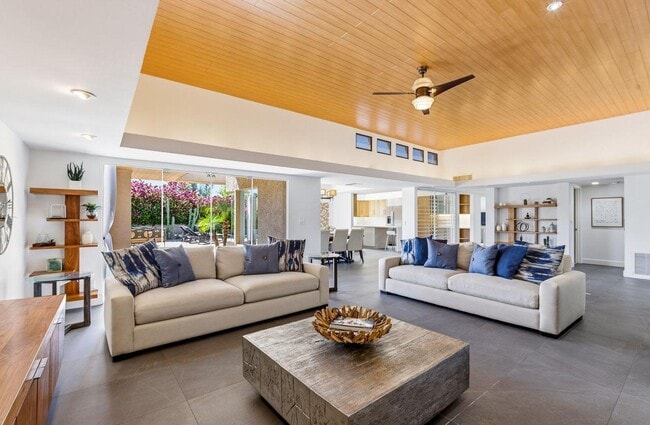 Building Photo - 8101 E Del Timbre Dr