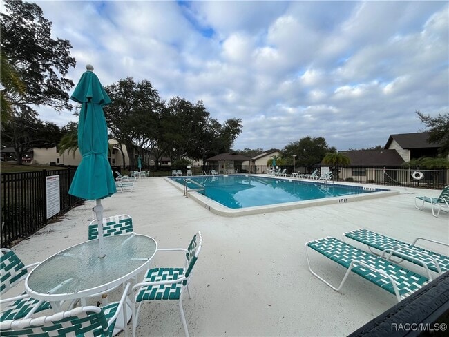 Building Photo - 340 E Glassboro Ct