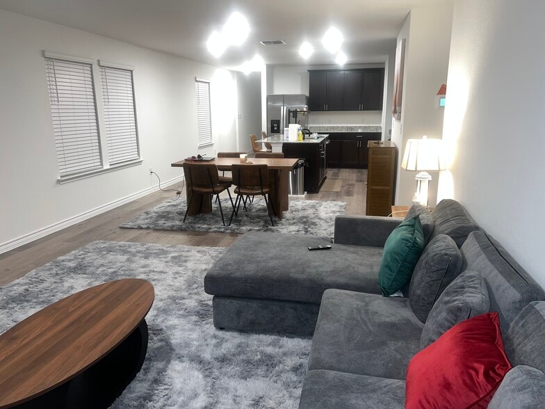 Building Photo - 8123 Hamrick Cir