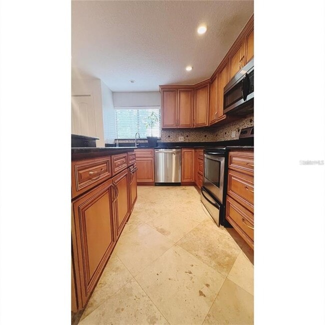 Building Photo - 1000 Winderley Pl