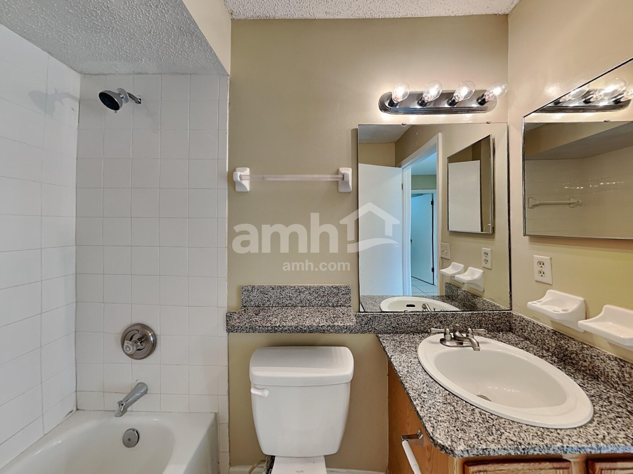 Building Photo - 13631 Capistrano Dr S