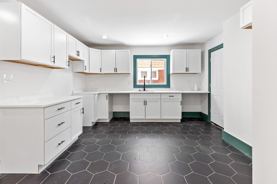 Building Photo - 4767 Sturtevant St
