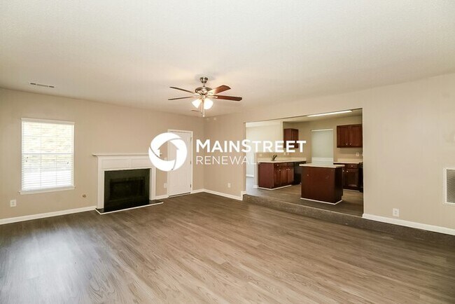 Building Photo - 4 Bedroom Pet-Friendly Home in Atlanta, GA with Main Street Renewal