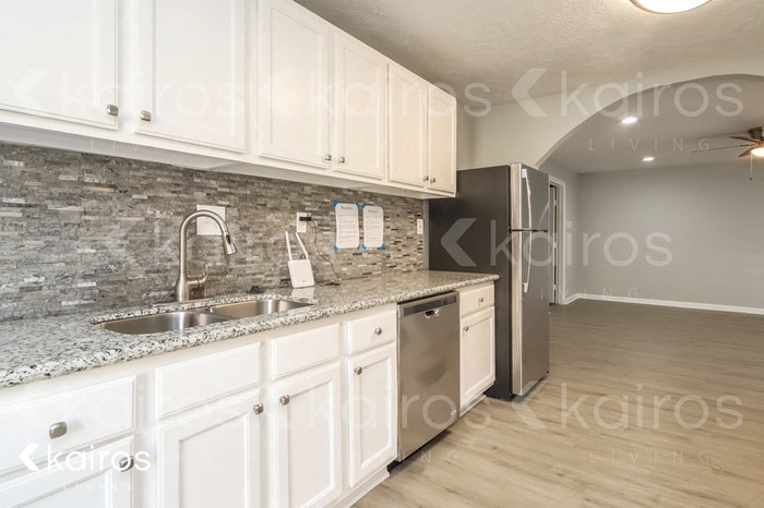 Building Photo - 7214 Cardinal Cir