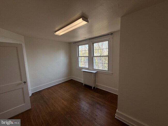 Building Photo - 3422 Tilden St