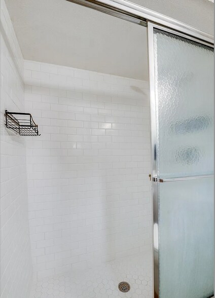 Building Photo - 1036 Tompkins Dr