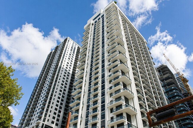 Building Photo - 11 NE 6th St