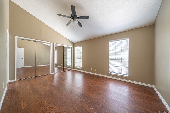 Building Photo - 821 Meadow Stone