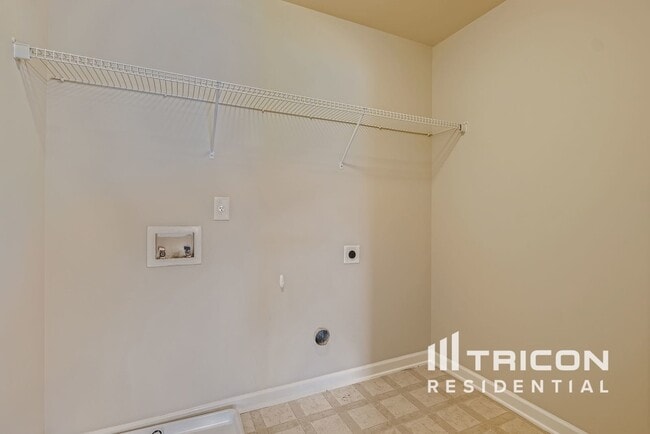 Building Photo - 416 Margaux Wy