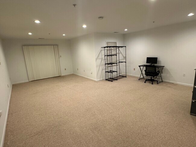 Building Photo - 7231 Calm Sunset