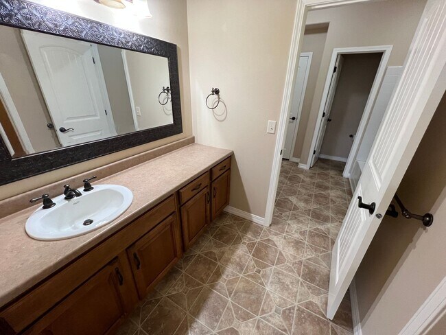 Building Photo - Spacious Ranch Style in Flying Horse with INCREDIBLE VIEWS of Pikes Peak!
