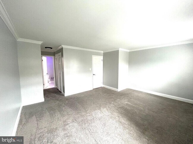Building Photo - 3045 Piano Ln