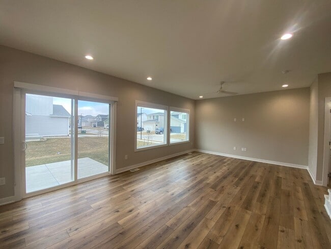 Building Photo - Newly Built Home for Rent in West Des Moines!