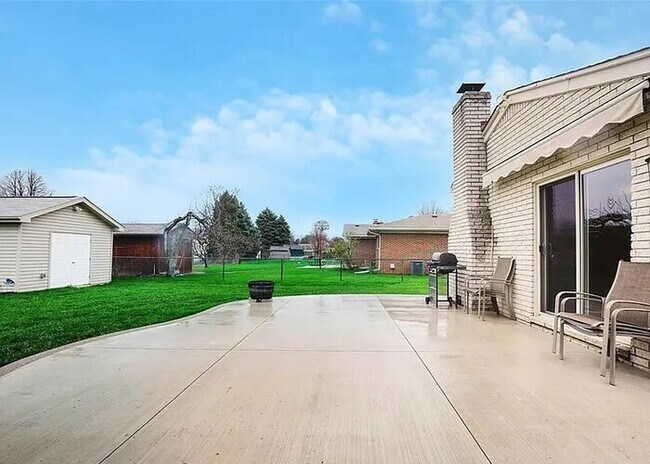 Building Photo - 41223 Sesame Dr