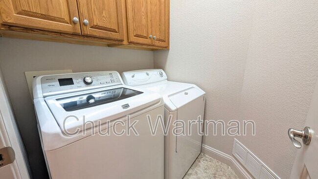Building Photo - 2795 Stonewall Heights