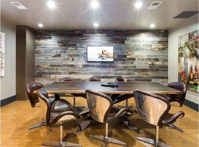 Building Photo - 202 1/2 Lavaca St