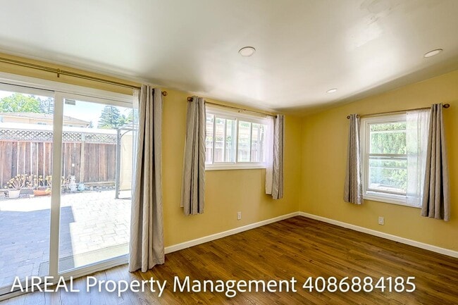 Building Photo - 10697 Morengo Dr