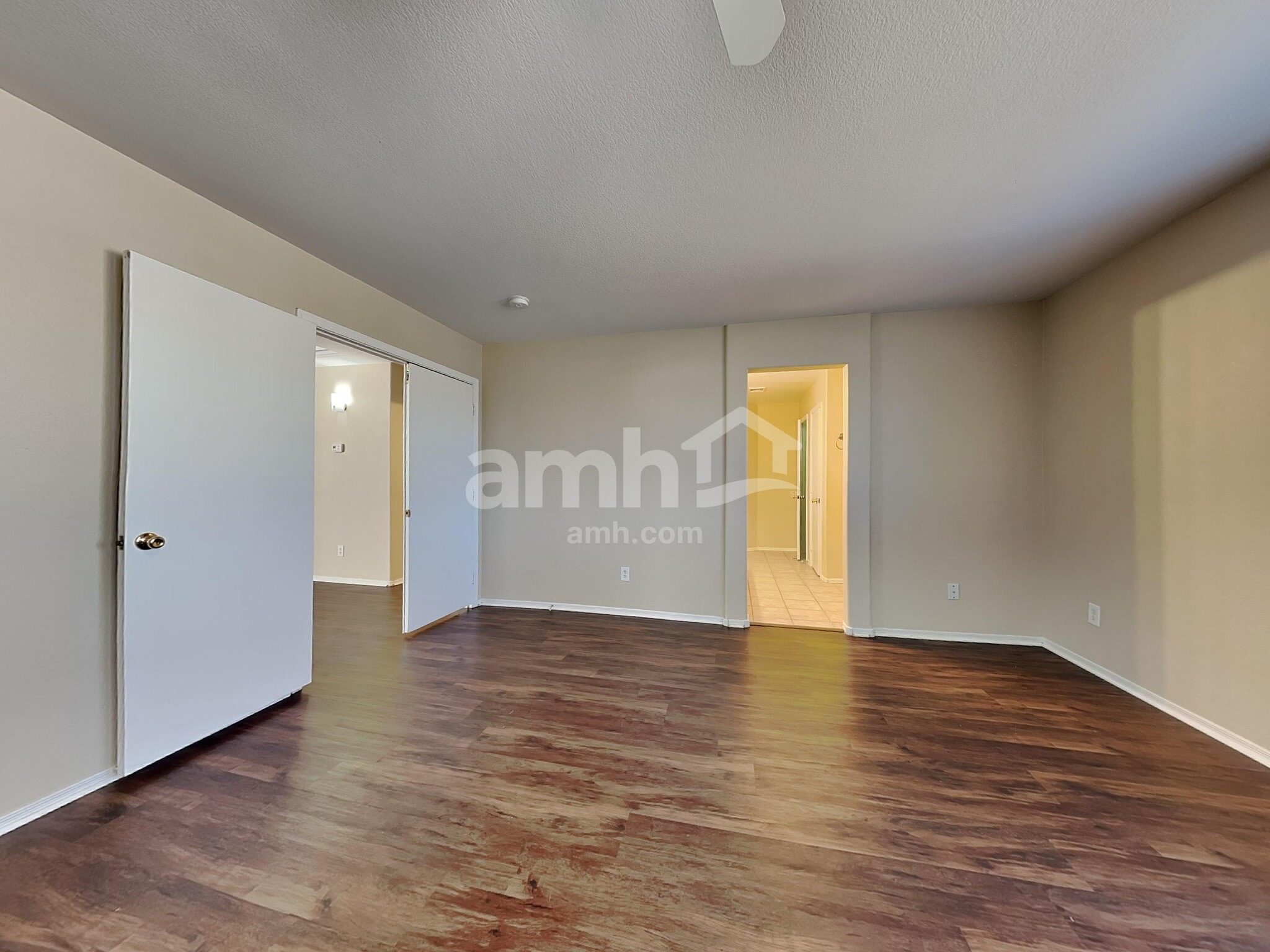 Building Photo - 1102 E Renegade Trl