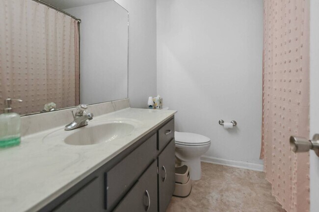 Building Photo - 506 Brentwood Cir