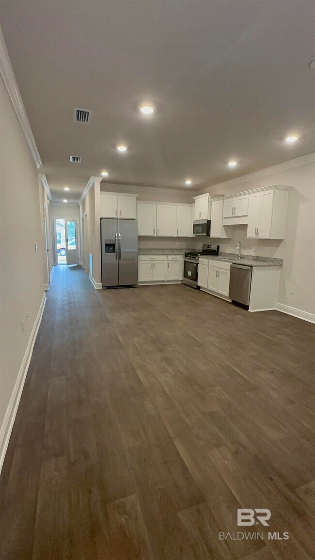 Building Photo - 32503 Revere Dr