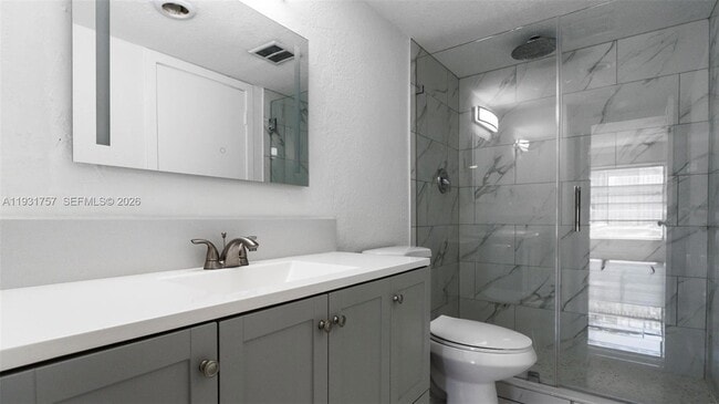 Building Photo - 4158 Inverrary Dr