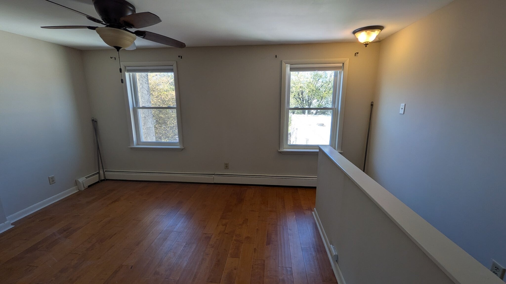 Building Photo - 624 E Hector St