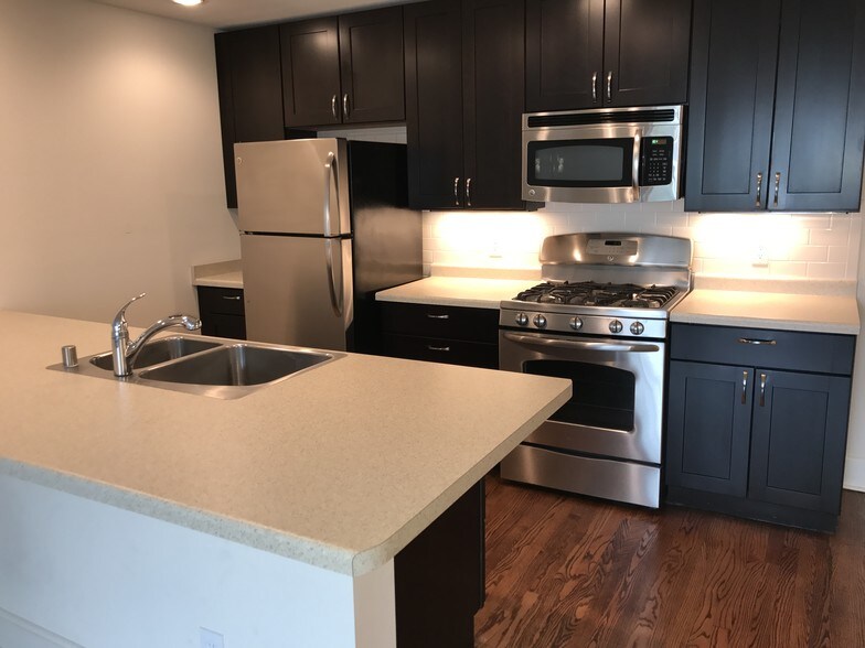 Primary Photo - Lexington