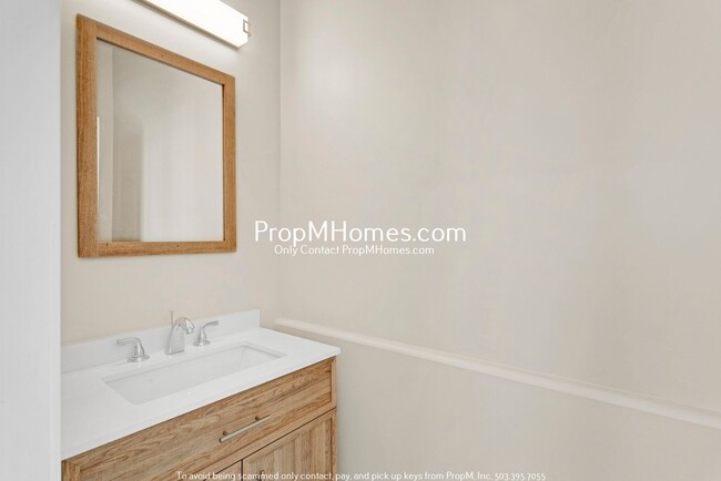 Building Photo - Brand New Two Bedroom Charmer in Lents!