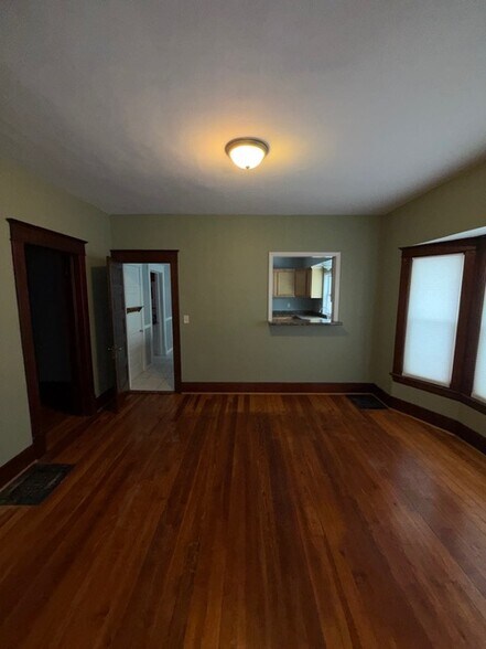 Building Photo - 1350 Davis Ave NW