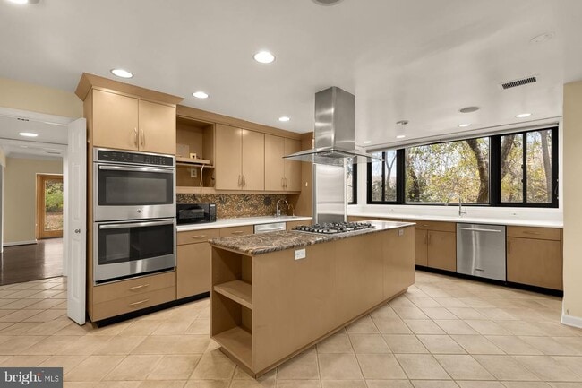 Building Photo - 1434 Kirby Rd