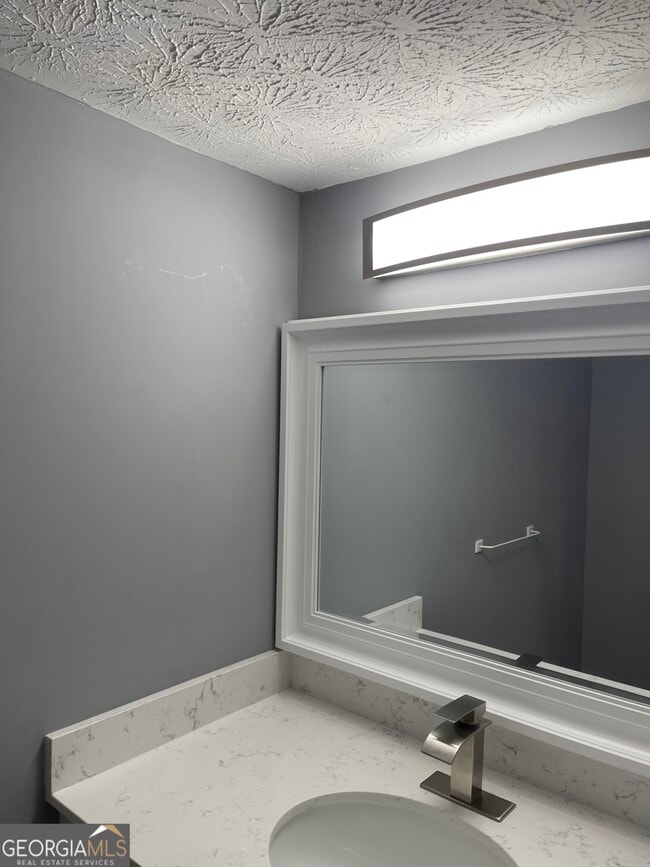 Building Photo - 235 Deerfield Dr