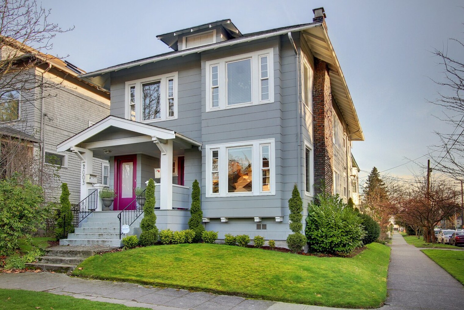 Building Photo - 515 21st Ave E