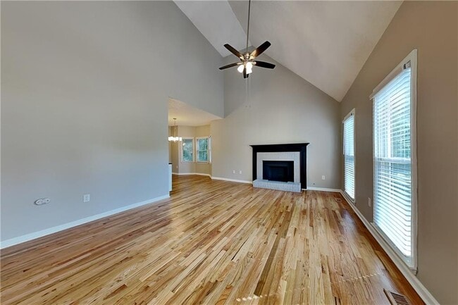 Building Photo - 44 Oak Landing Ct S