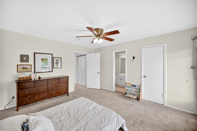 Building Photo - 6975 Chasewood Dr