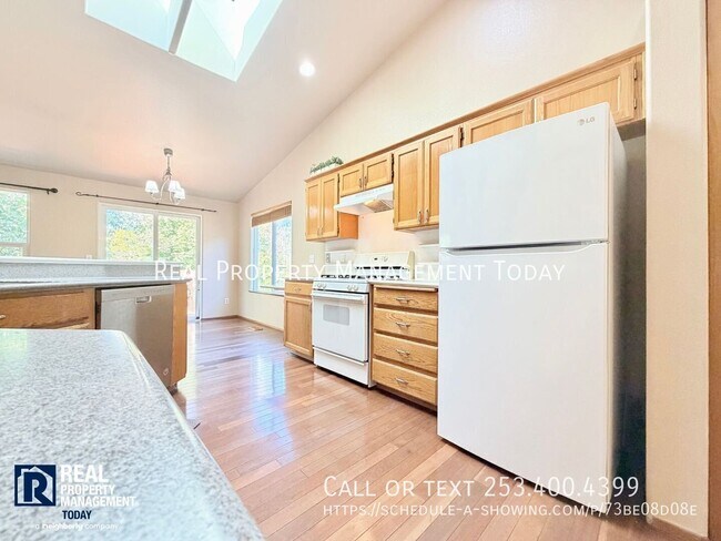 Building Photo - 3305 48th St NE