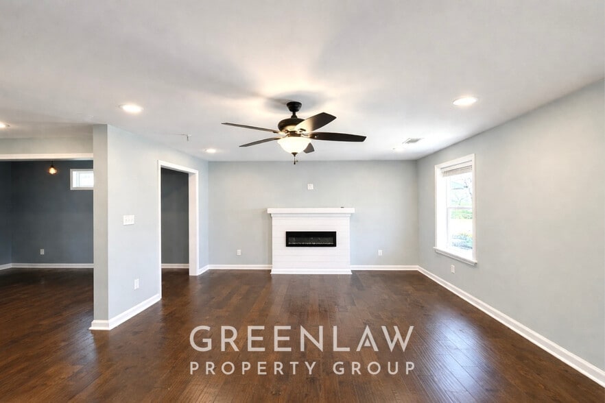 Building Photo - 256 Birch St