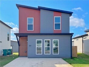 Building Photo - Now Leasing - Featherston Village - Modern Living - LEASING SPECIAL!