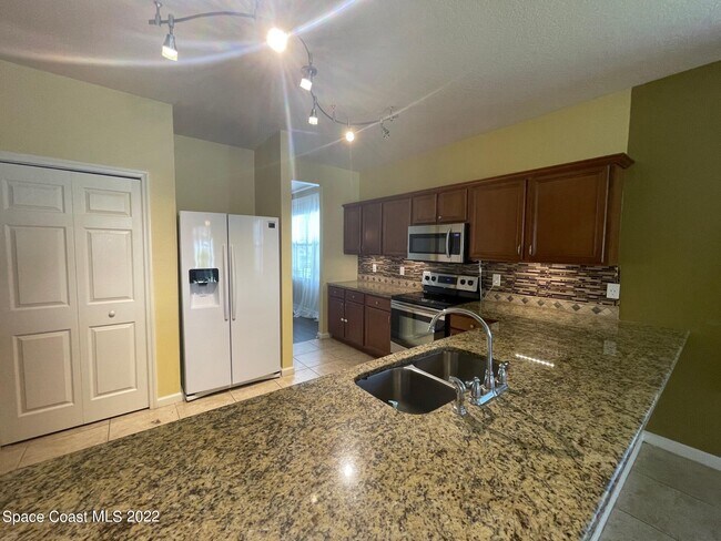 Building Photo - 4141 Aiken Ln