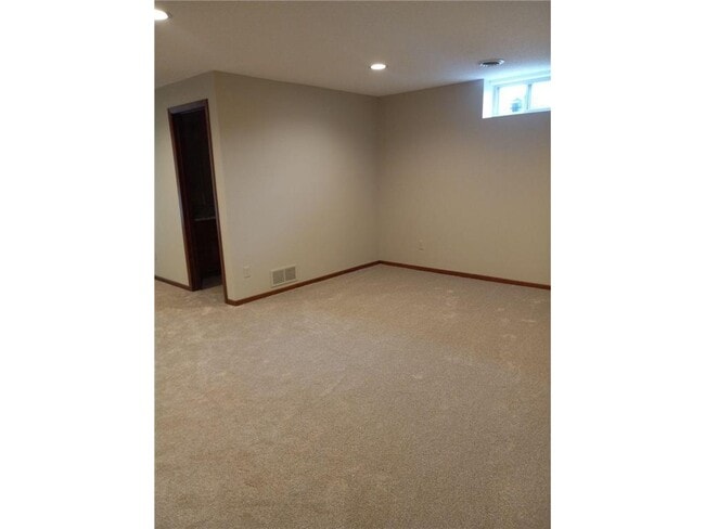 Building Photo - 8344 Parrish Ave NE