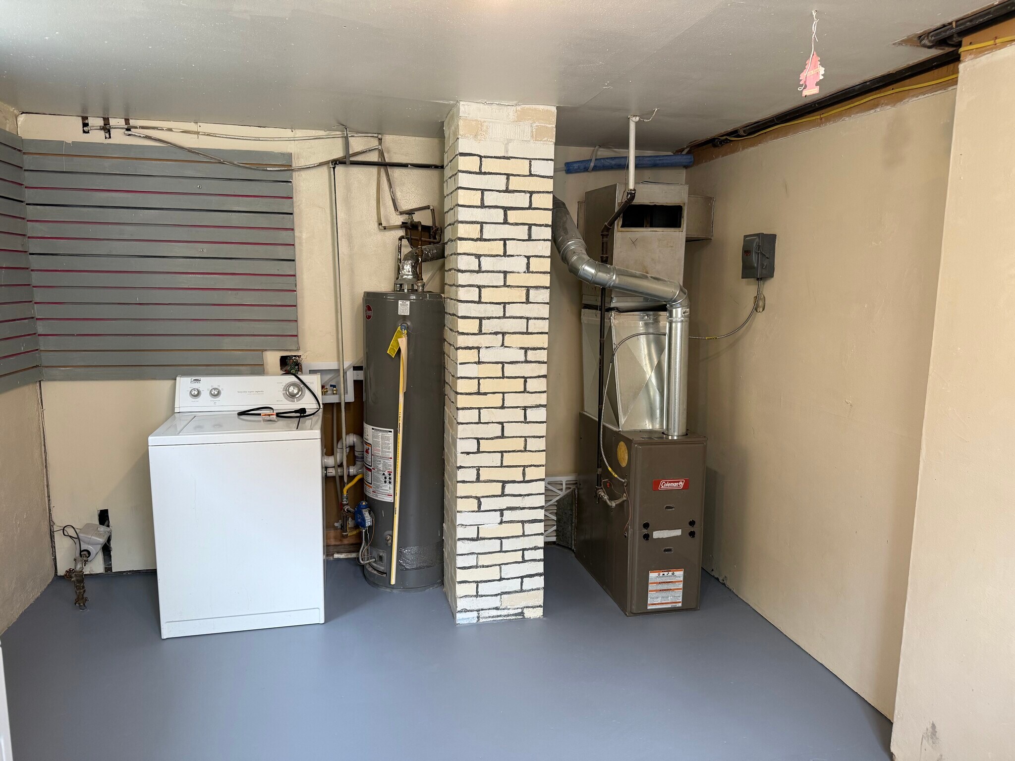 Building Photo - 207 E Monroe St