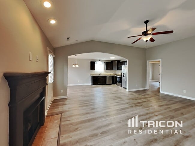 Building Photo - 2448 Andersonville Dr