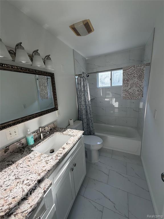 Building Photo - 32627 Dowland Dr