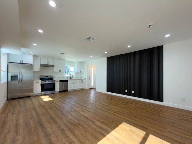 Building Photo - Spacious 3BR ADU w/ Private Patio!