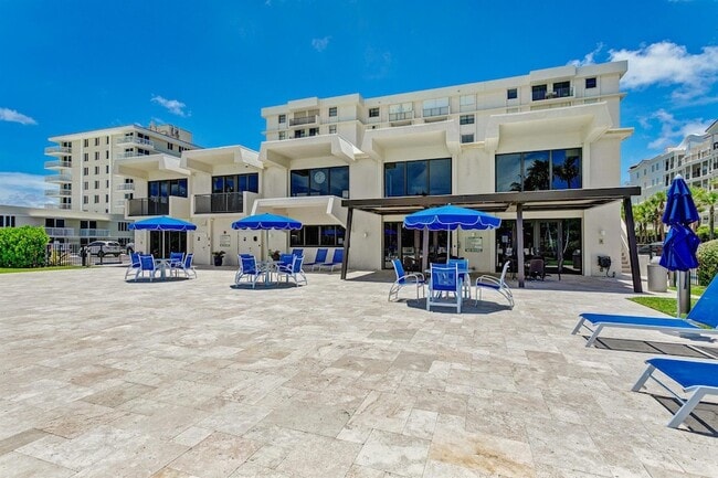 Building Photo - 145 S Ocean Ave