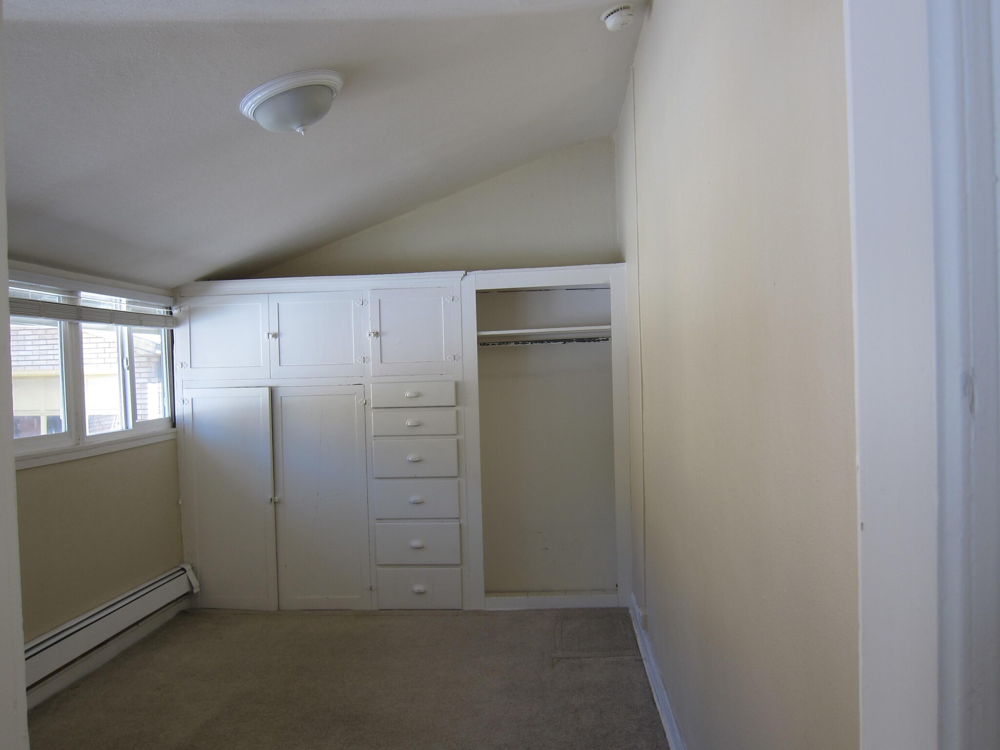 Building Photo - 290 N 300 E
